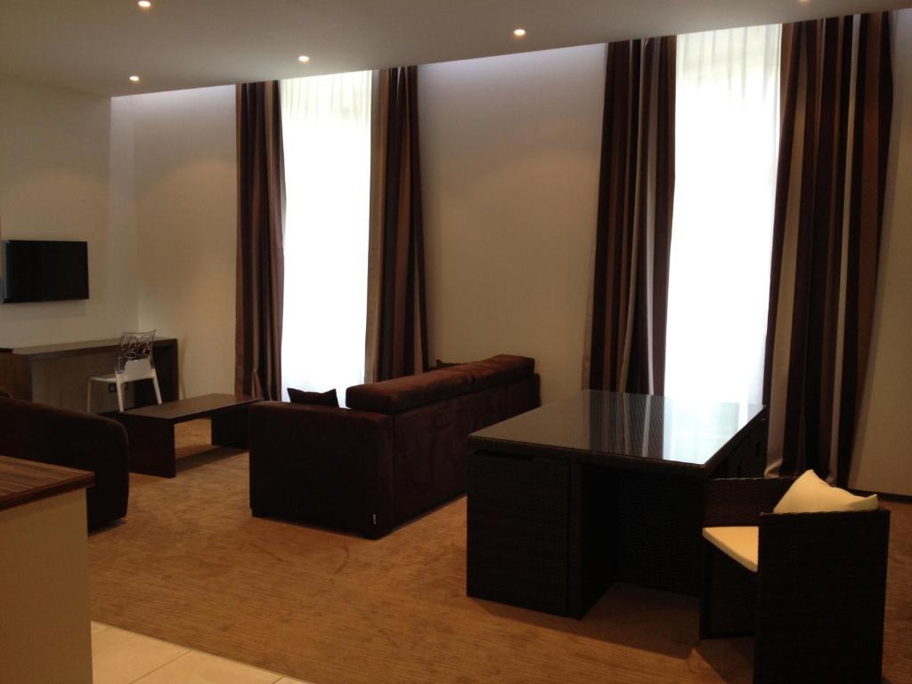 Aparthotel Le 1837 Saint-Affrique Zimmer foto