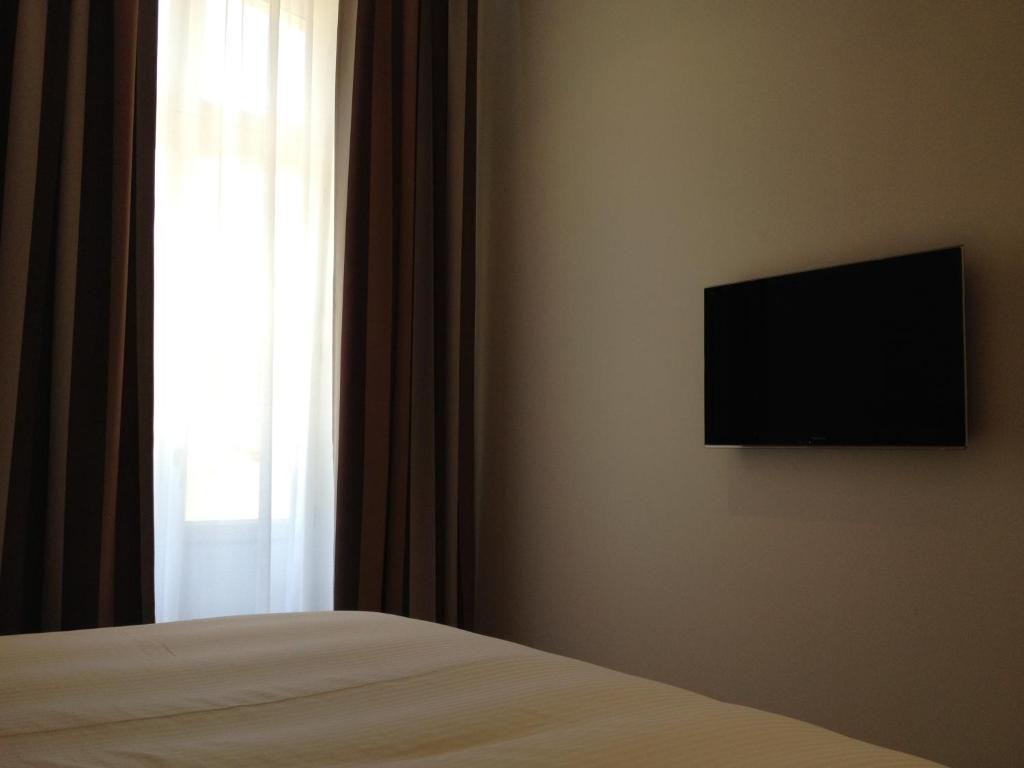 Aparthotel Le 1837 Saint-Affrique Zimmer foto